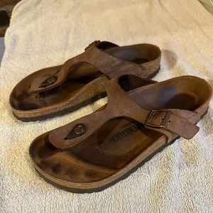 Women’s Birkenstock Gizeh Sandals - Brown Oiled Leather- Size 38 - lightly worn